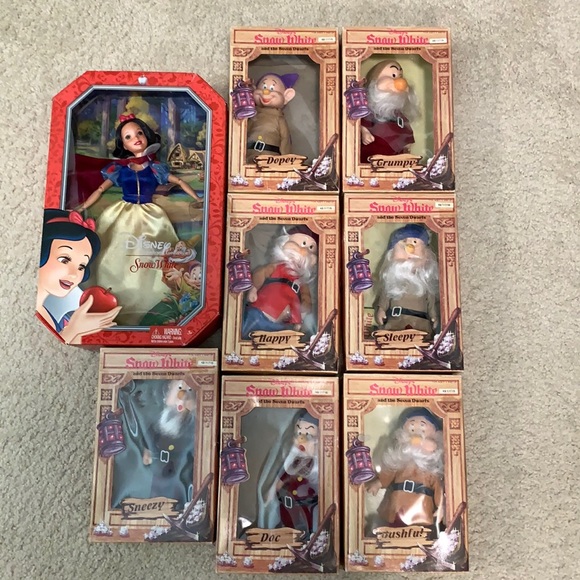 Disney’s Snow White & The Seven Dwarfs Dolls - Picture 1 of 10
